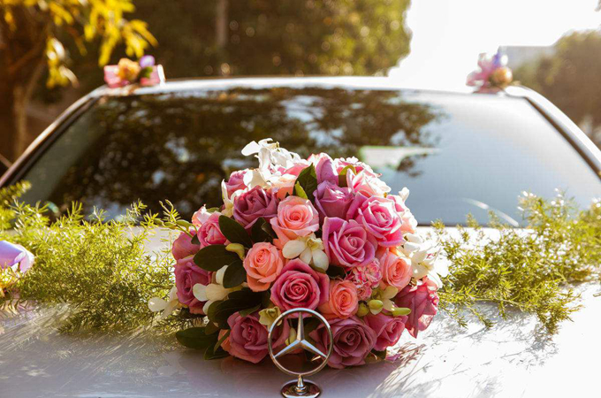 结婚婚车鲜花装饰你需要知道的事